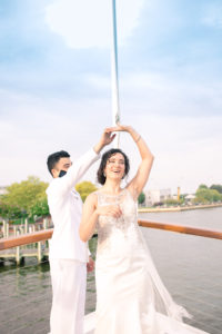 Yacht Wedding in Annapolis Maryland in August for a 1920's themed wedding. Romantic portraits